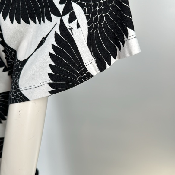 Trina Turk flowy wide sleeve blouse. Size L - Picture 4 of 8